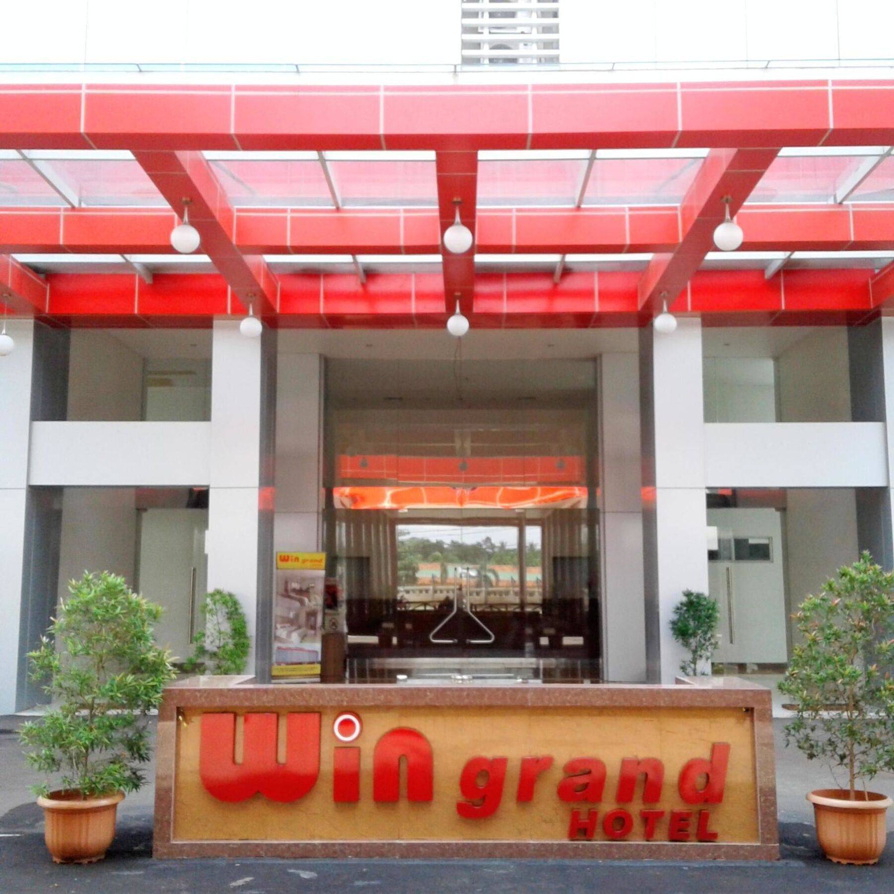 Win Grand Hotel Bekasi Exterior photo